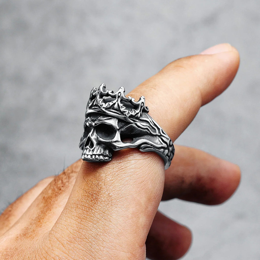Ring med dödskalle kung