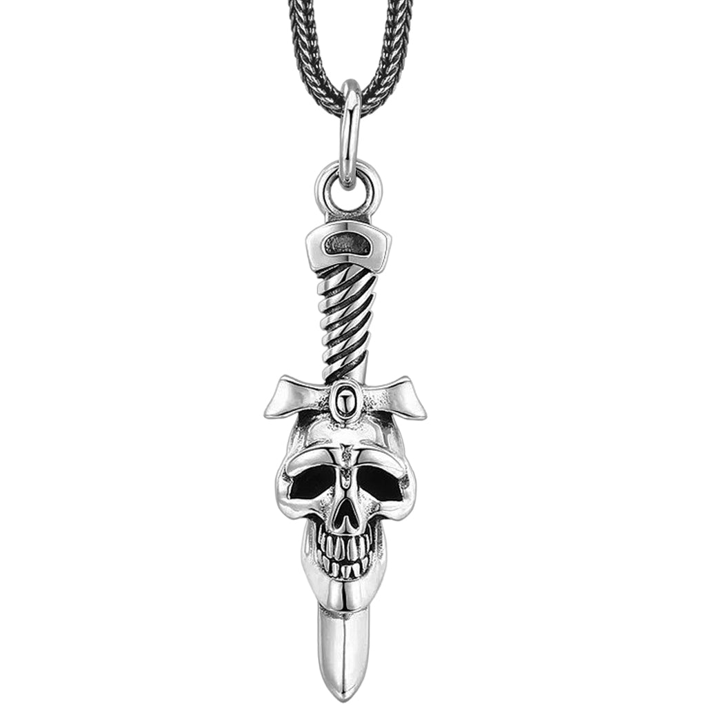 Silverfärgat sterlingsilver halsband föreställande ett svärd med en dödskalle på klingan
