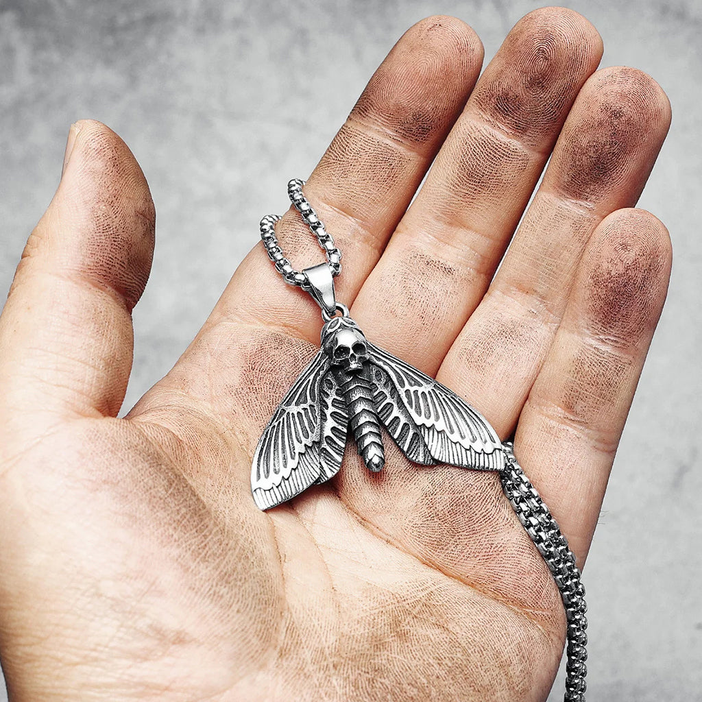 Smycke med dödskallesvärmare/dödskallefjäril