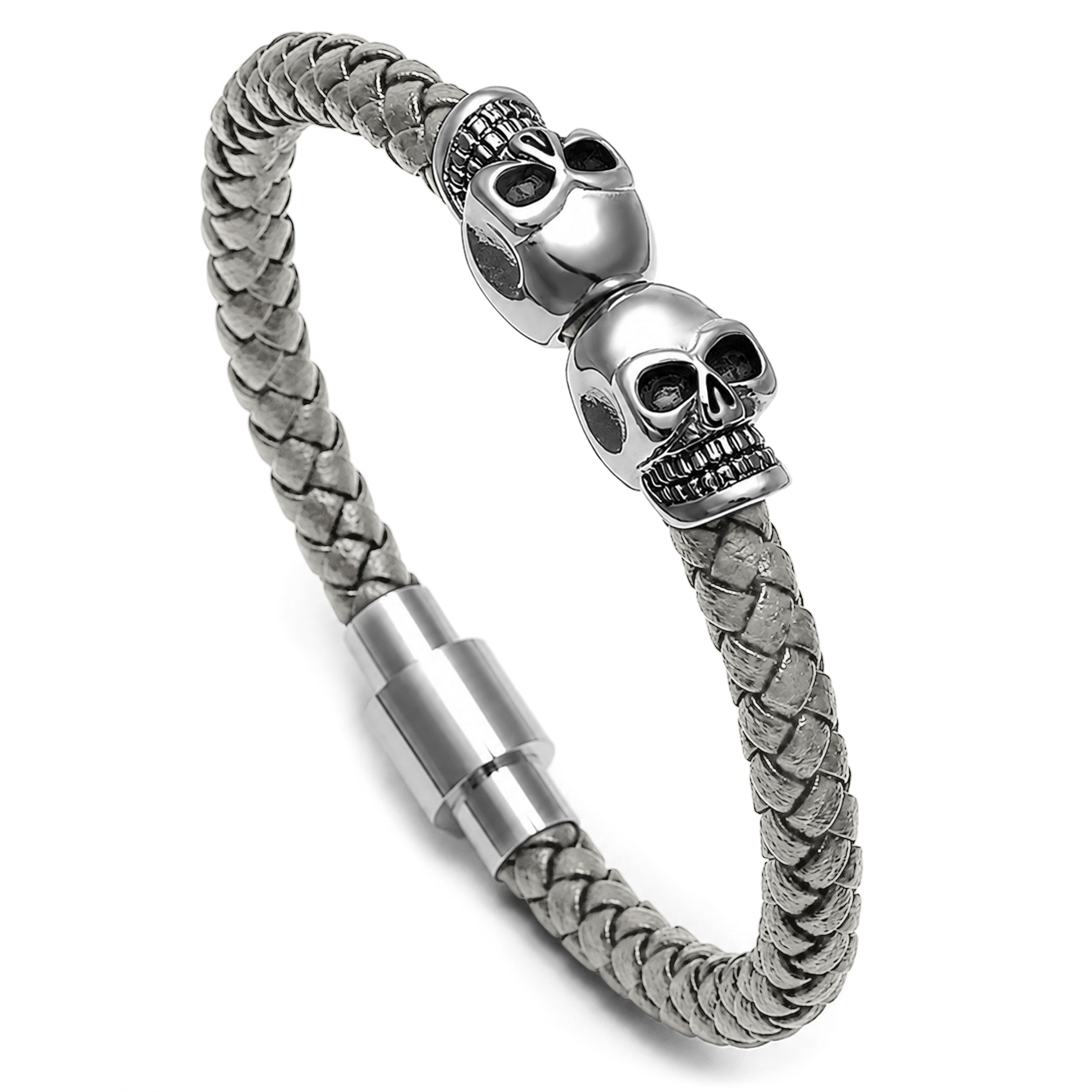 Grått läderarmband av äkta läder med två dödskallar av rostfritt stål