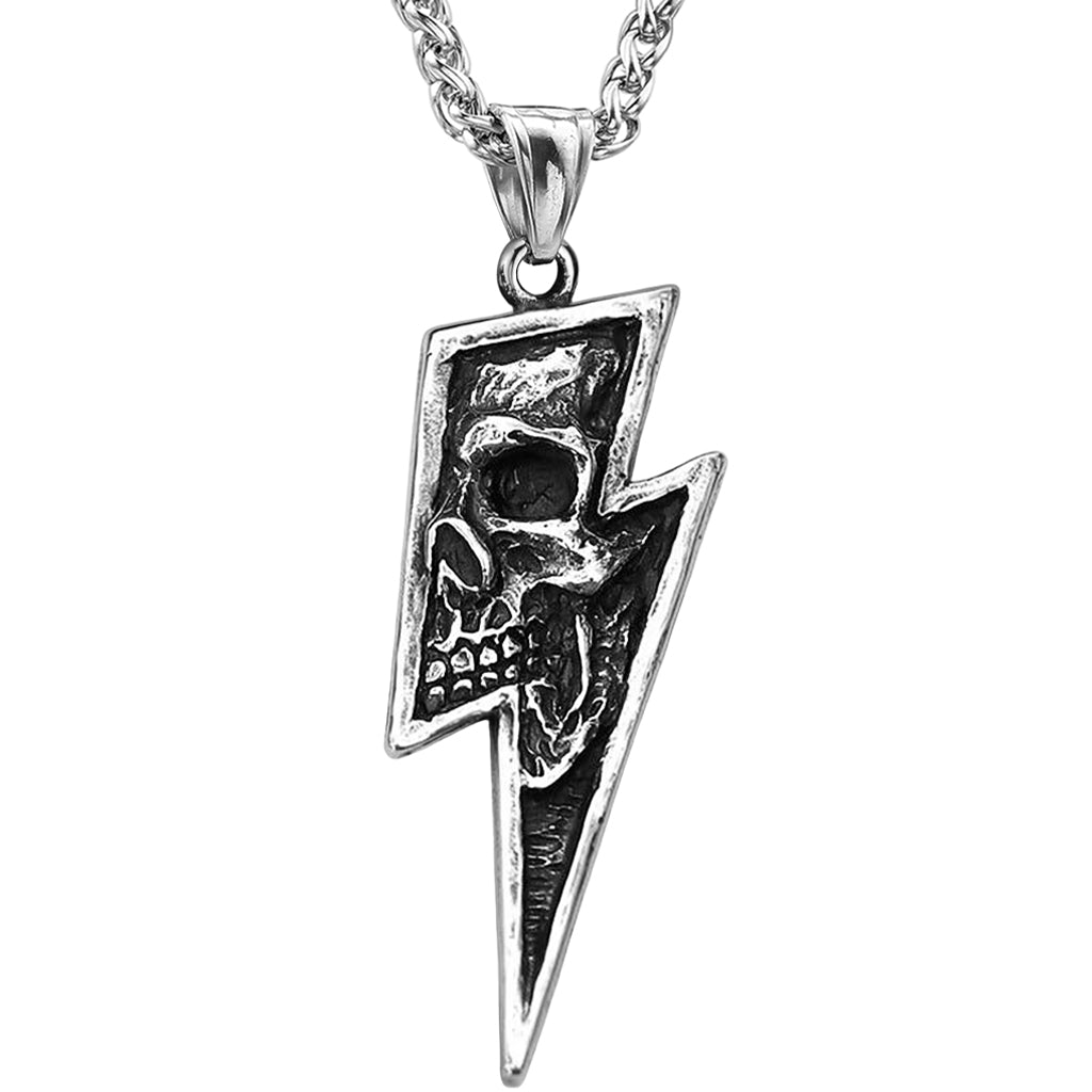 Silverfärgat halsband föreställande en blixt med en dödskalle invändigt