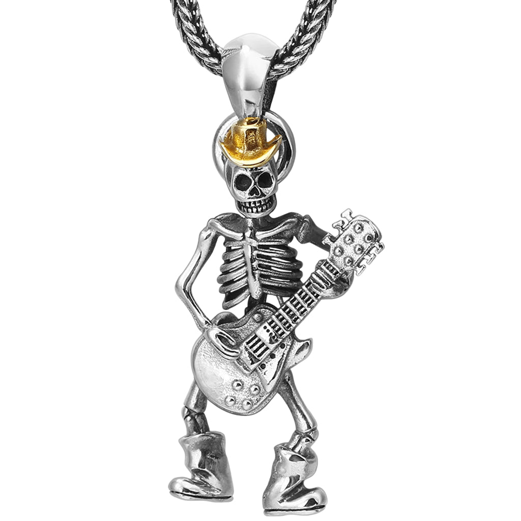 Silverfärgat halsband av sterlingsilver, formgivet som ett skelett som spelar elgitarr