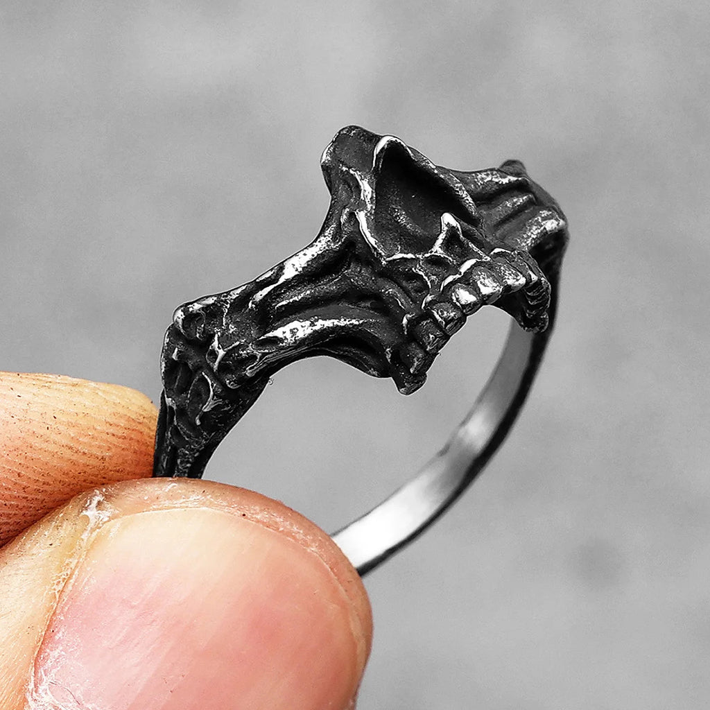 Halv dödskalle ring