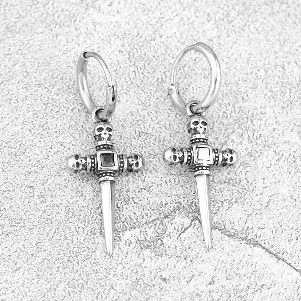 Hoops med svärd-kors-dekorerat med tre dödskallar