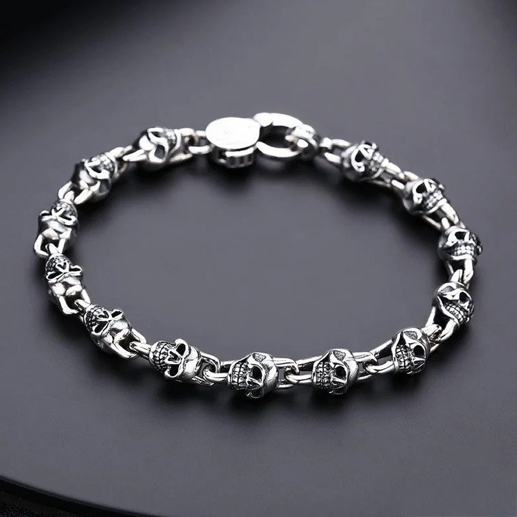 Silverfärgat länkarmband med dödskallar av äkta sterling silver
