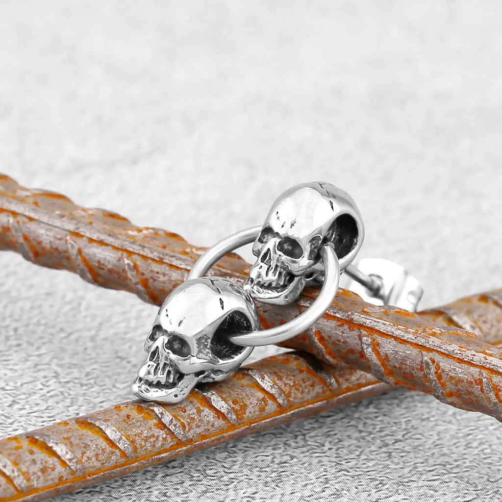 Dödskalle Öronstift Med Dödskalle Hängen