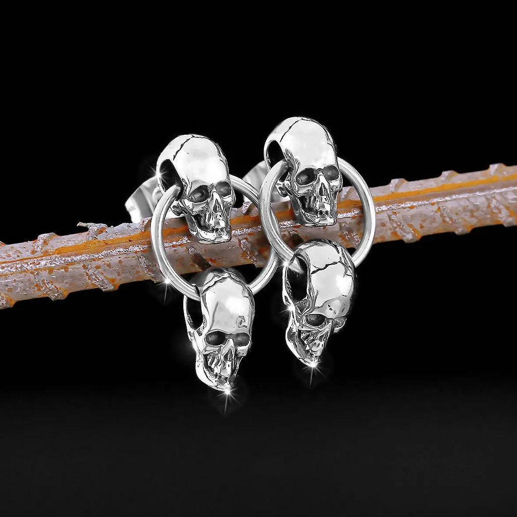 Dödskalle Öronstift Med Dödskalle Hängen
