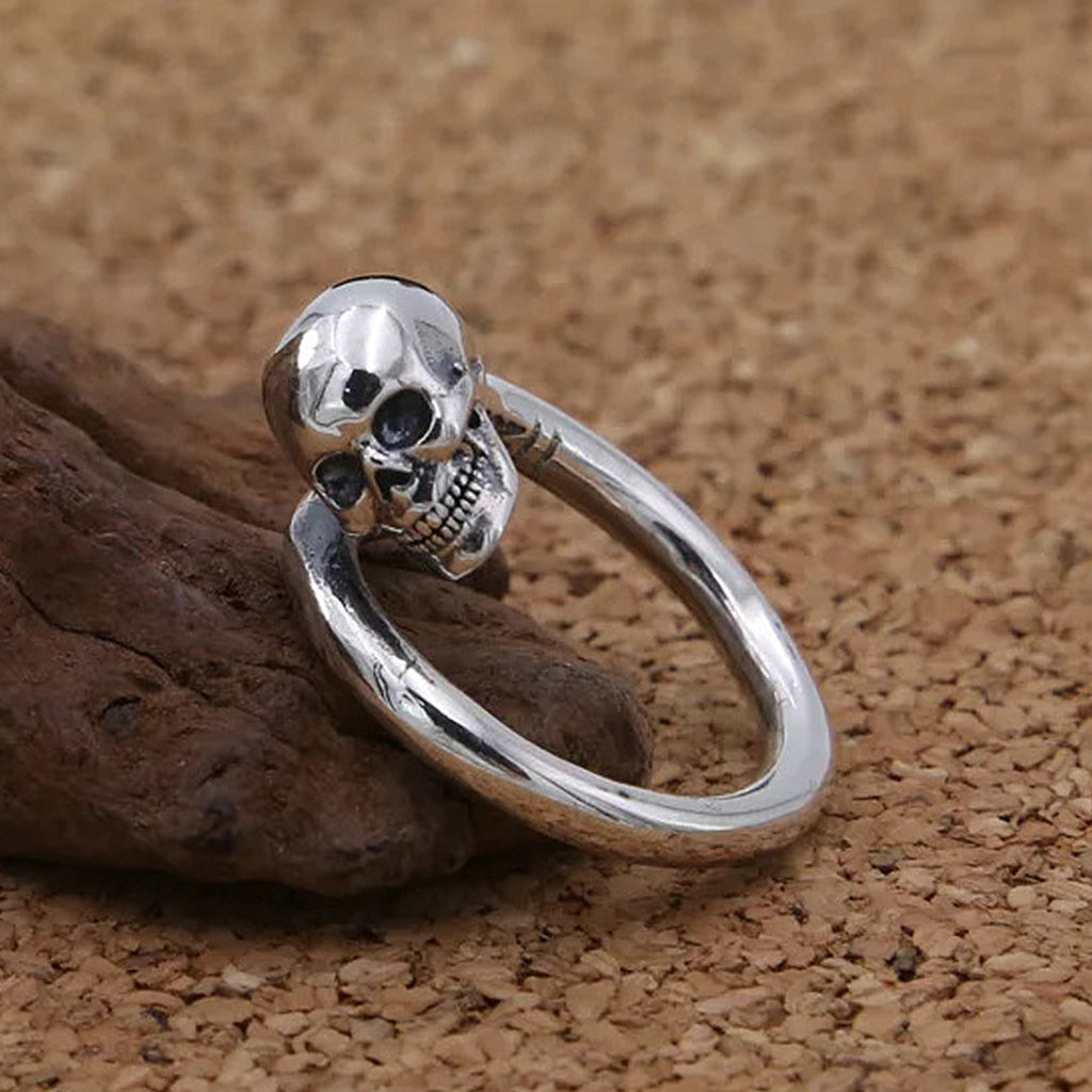 Reglerbar liten dödskalle ring av äkta sterling silver