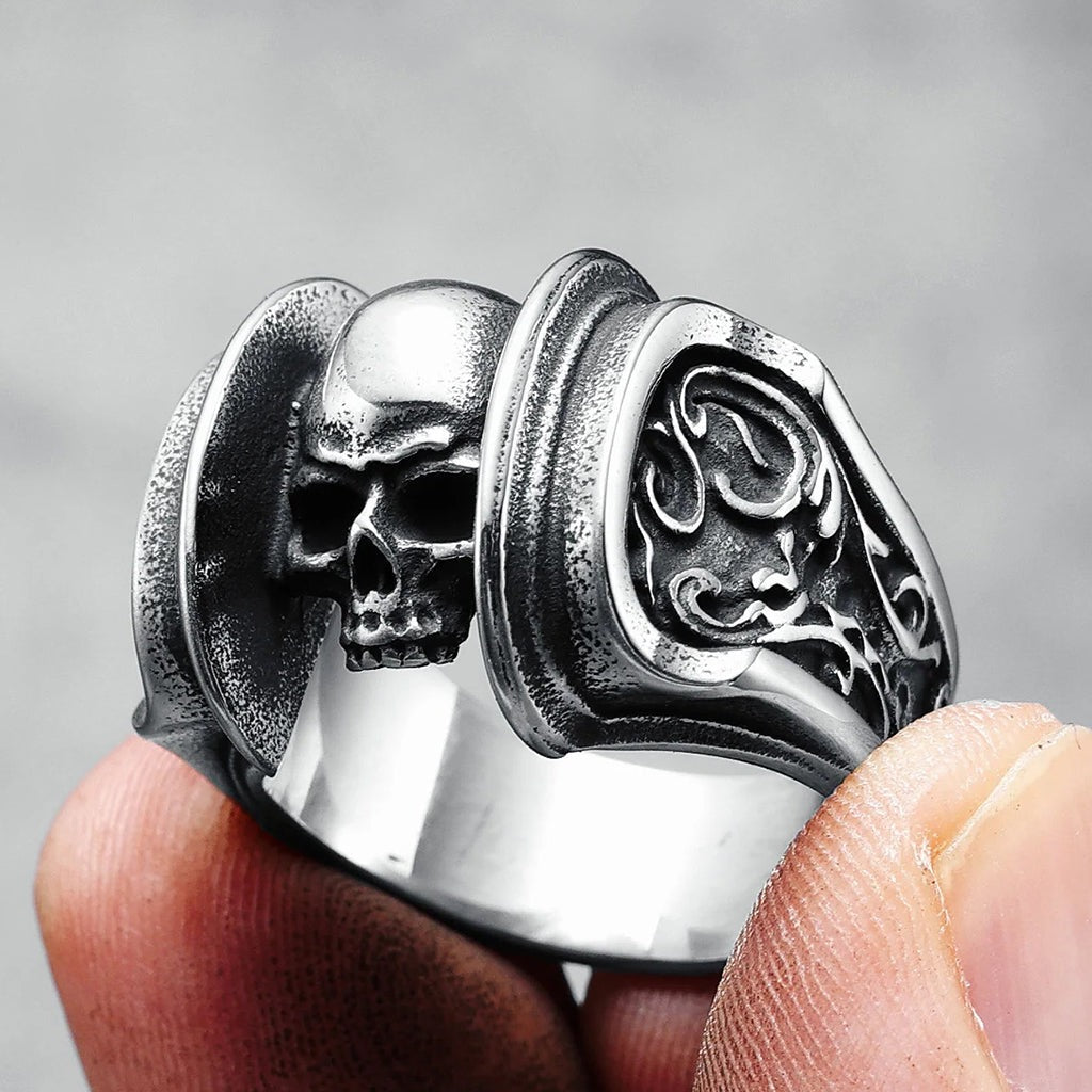 Ring med dödskalle i stål