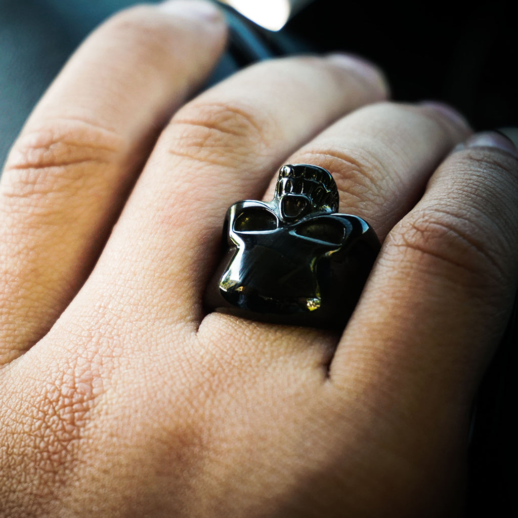 Ring svart dödskalle