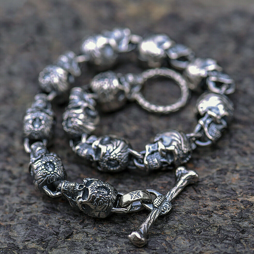 Silverfärgat armband av sterlingsilver med dödskalle-länkar