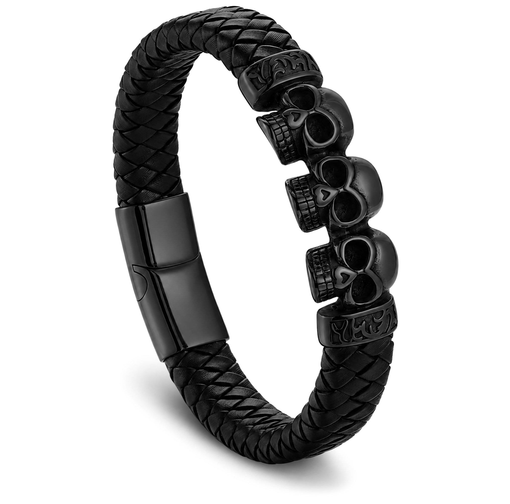 Svart läderarmband med tre svarta dödskallar av rostfritt stål