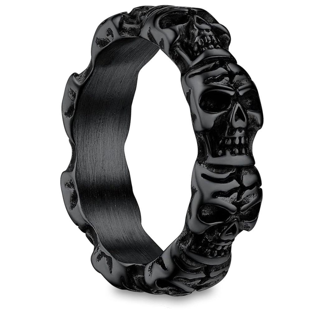 Svart ring med dödskallar runtom