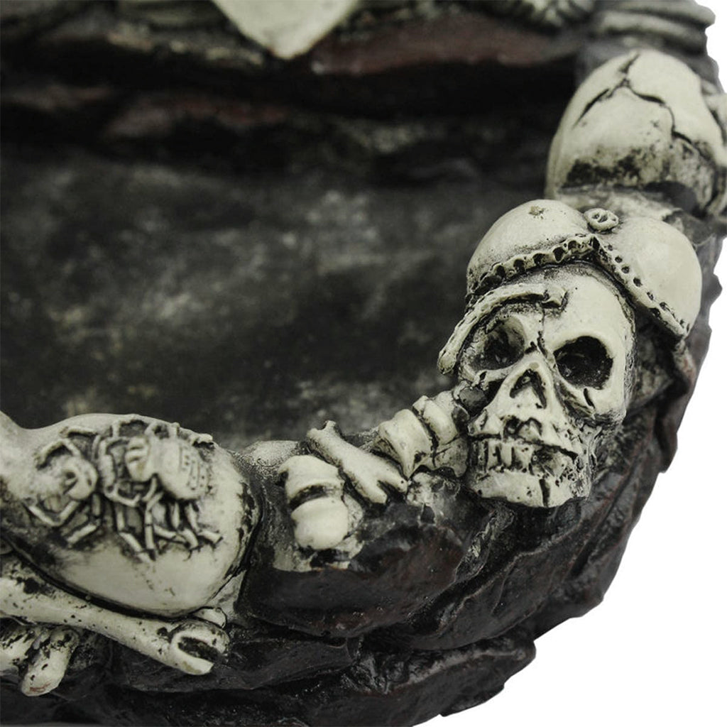 Askkopp Med Skelett Och Tjej