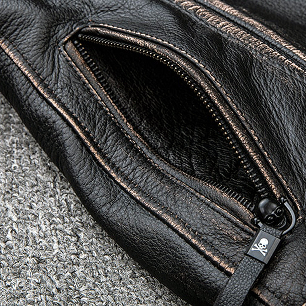 Herrjacka Med Dödskalle På Ryggen