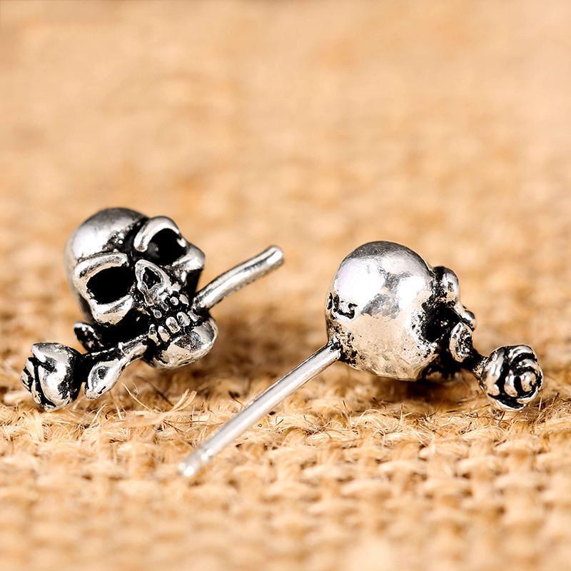 Dödskalle Med Ros I Munnen Smycke