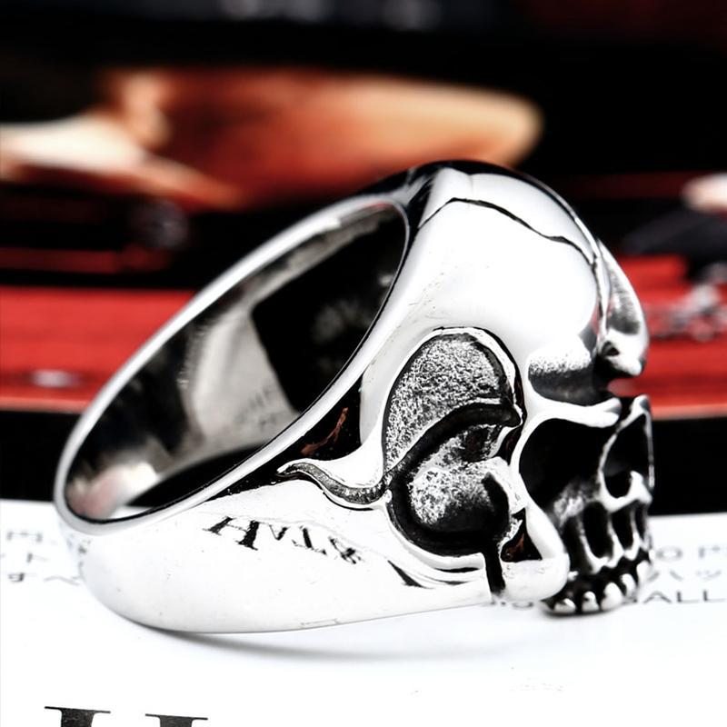 Häftig Dödskallering