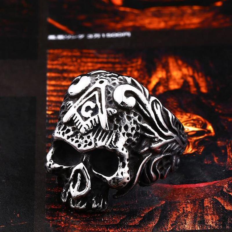 Ring Med Form Av Kranium