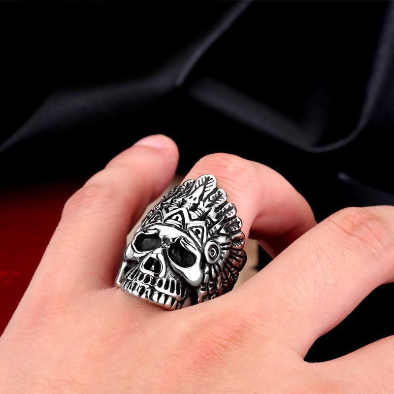 Dödskallering Sitting Bull Indian (Stål)