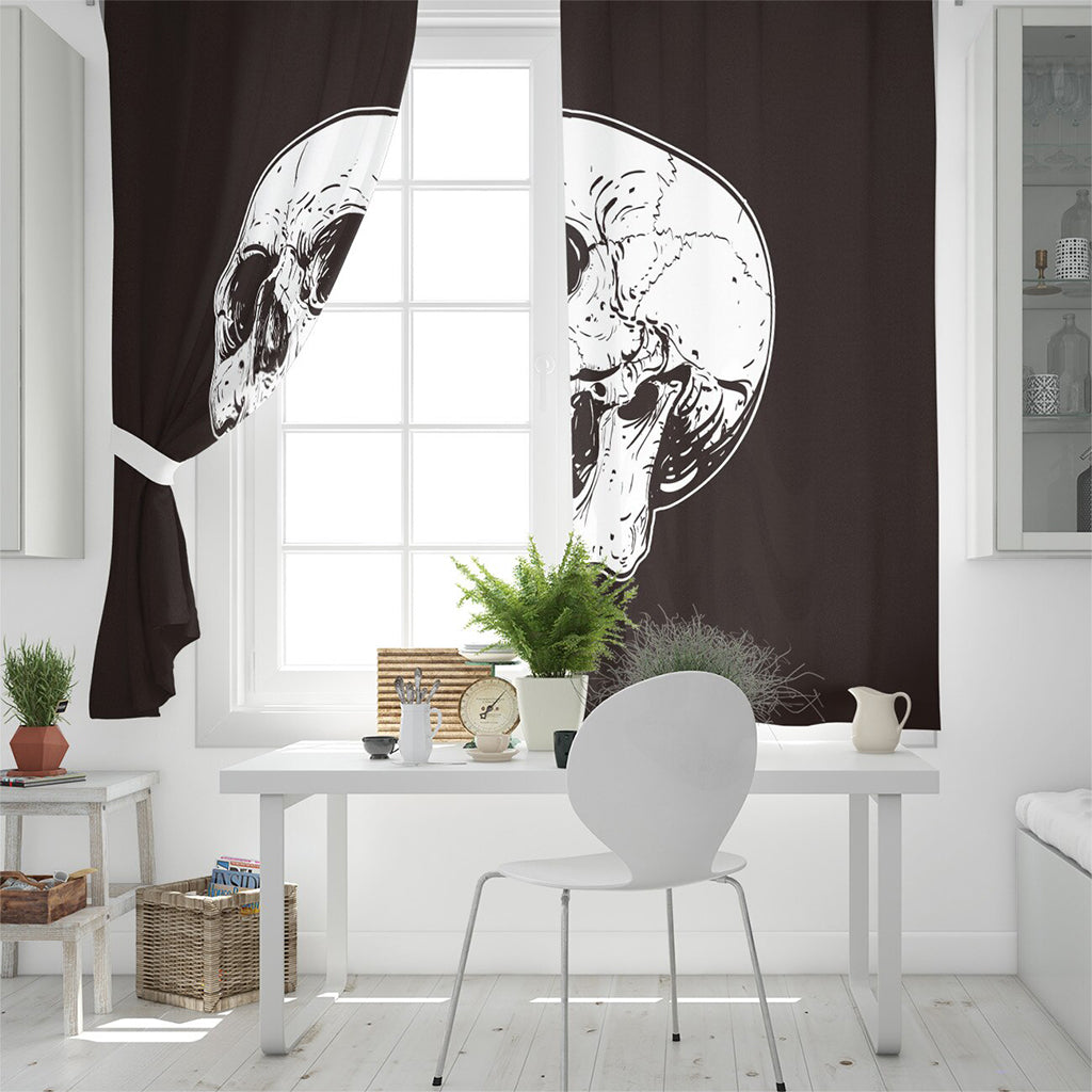 Bruna Gardinlängder Med Vit Dödskalle