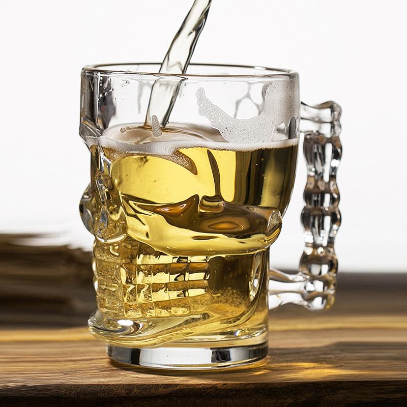 Ölglas Med Dödskalle