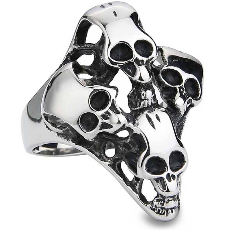 Stålring Med Fyra Dödskallar