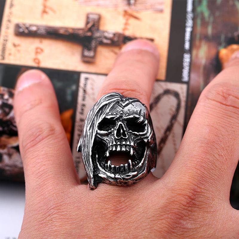 Dödskallering Punk Warrior (Stål)