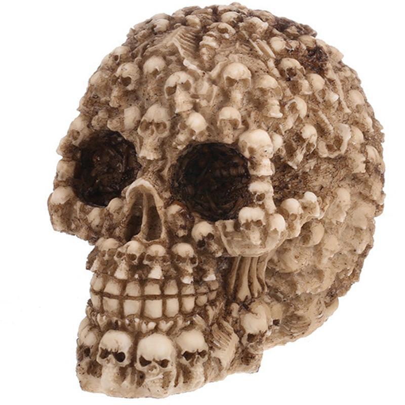 Staty Med Dödskallar