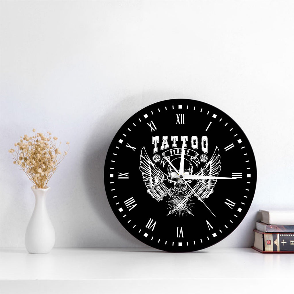 Svart Tattoo Väggklocka