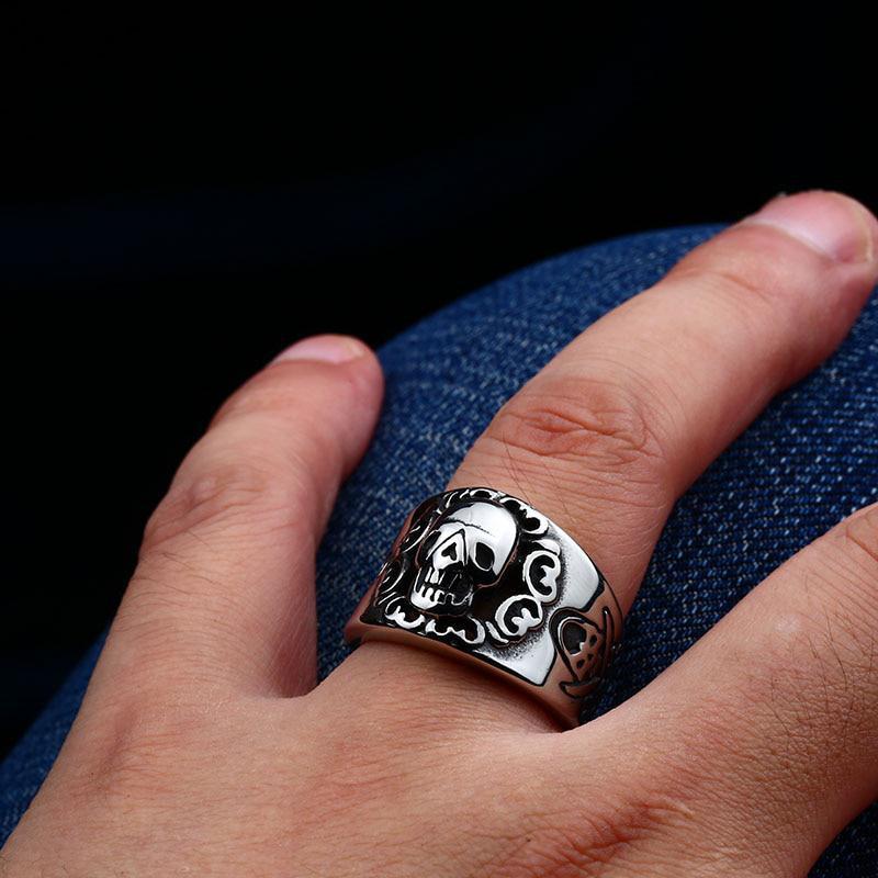 Dödskallering Pirate Curse (Stål)