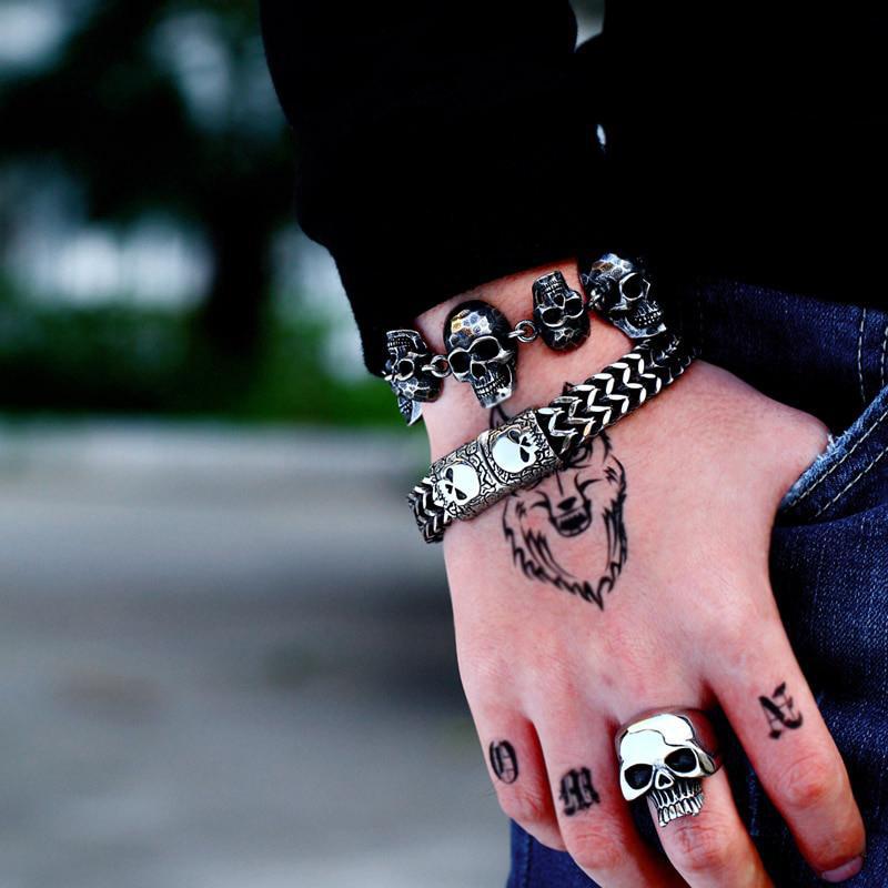 Dödskallering Vampire Skull (Stål)