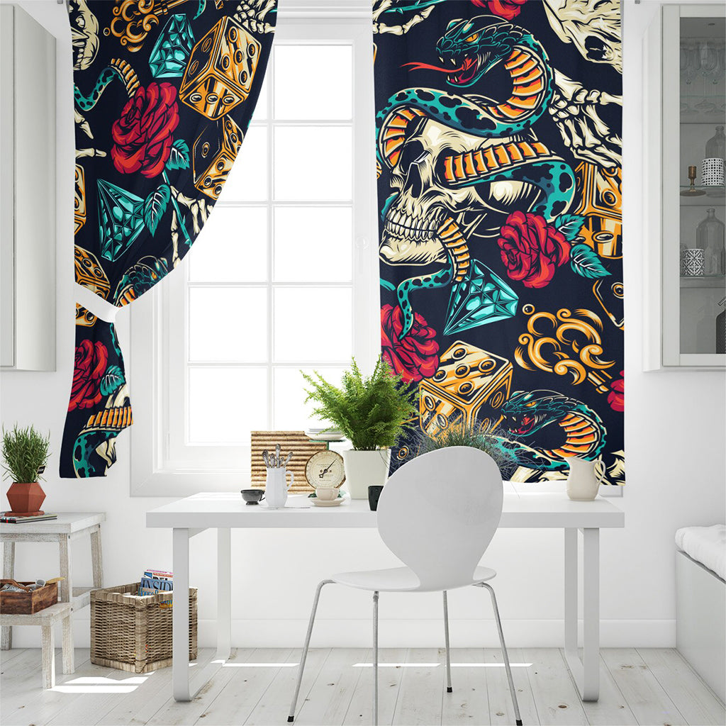 Dödskalle Gardiner Med Huggormar