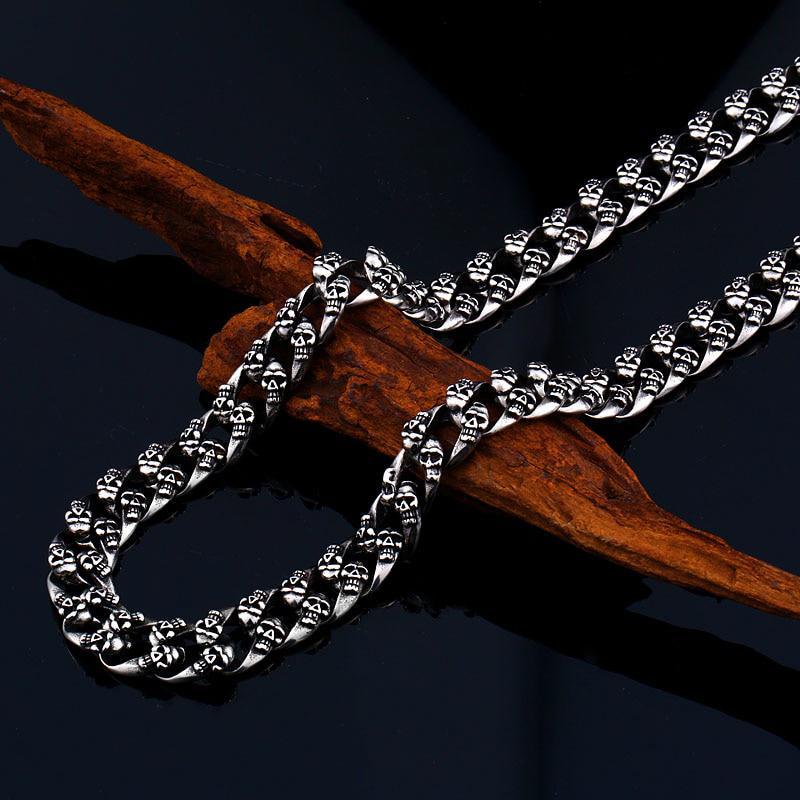 Stålhalsband Dödskallar