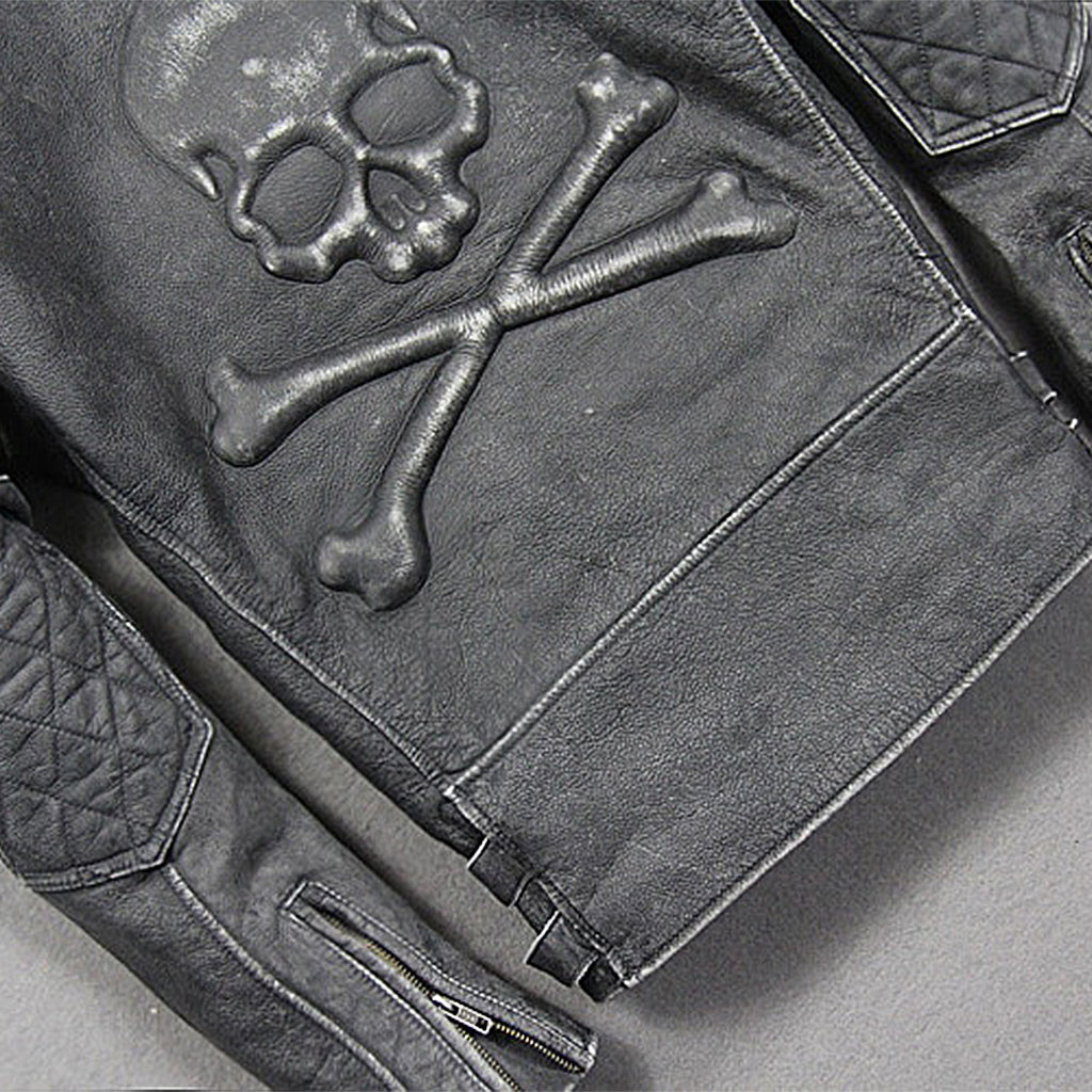 Grå Biker Skinnjacka Med Dödskalle På Ryggen