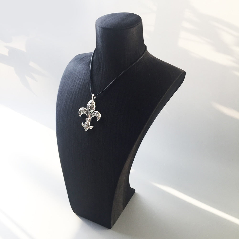 Dödskalle Halsband Fransk Lilja