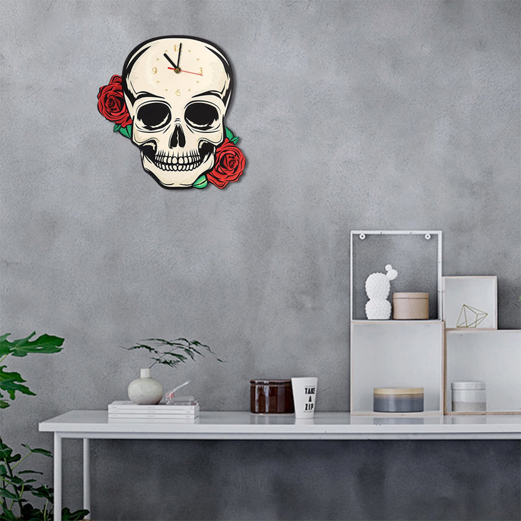 Klocka Vit Skalle Med Rosor
