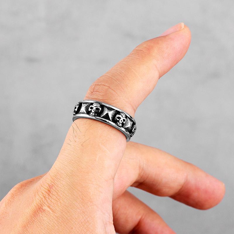 Fingerring Med Dödskallar