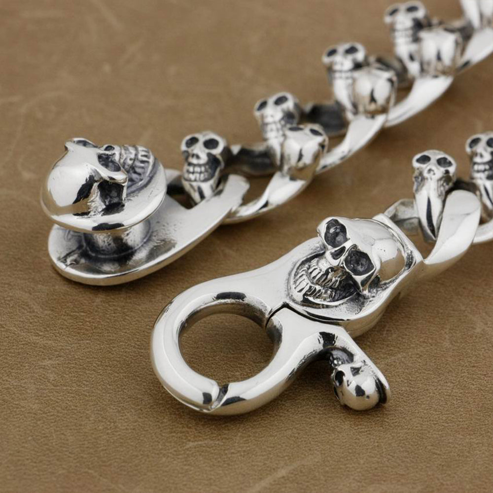 Silverarmband Med Flera Dödskallar