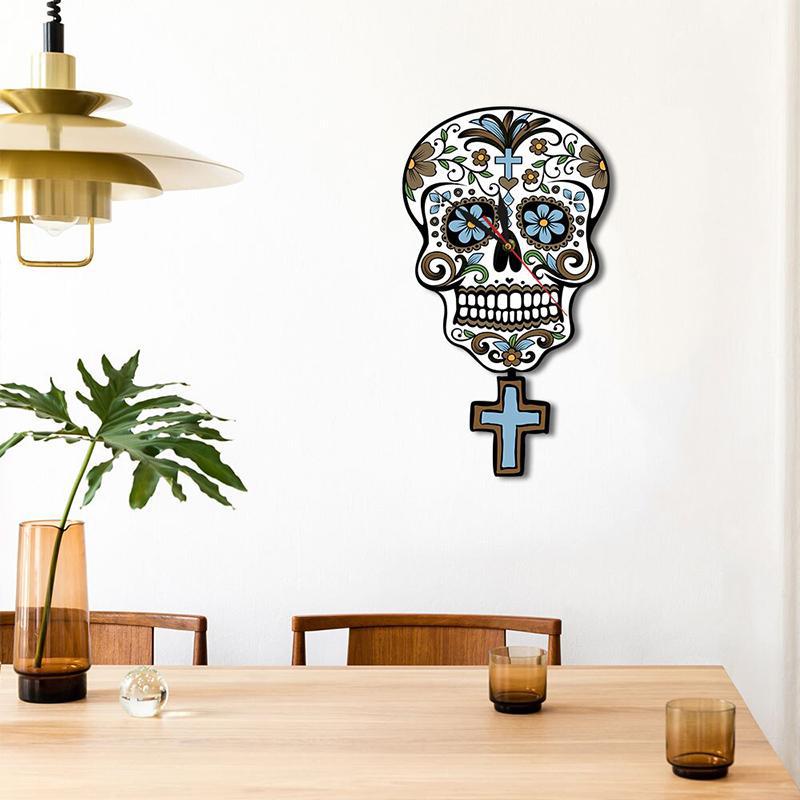 Väggklocka Med Roterande Pendel