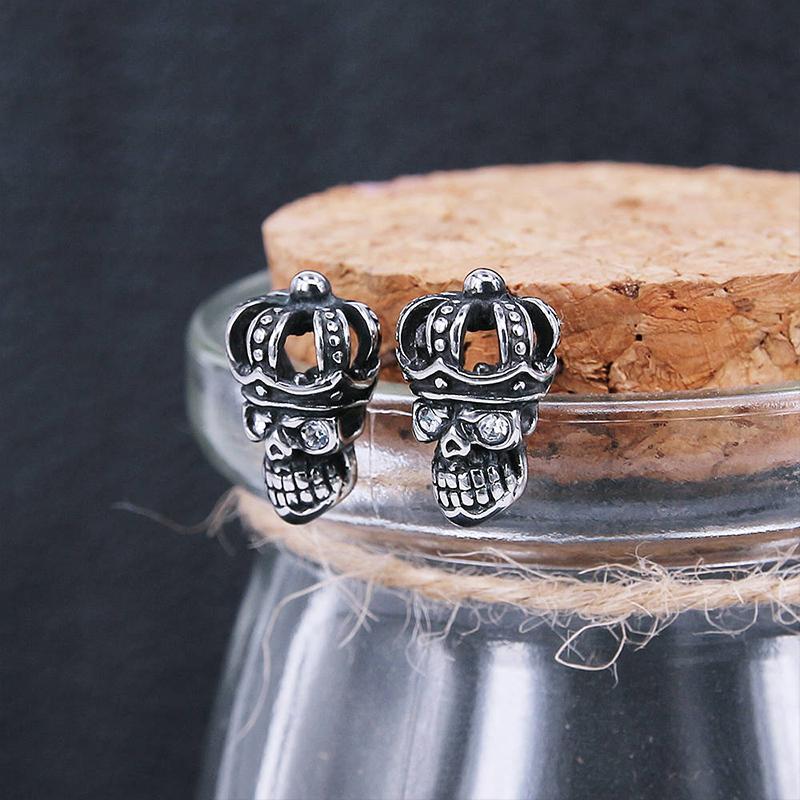 Dödskalle Med Krona Örhängen (Stål)