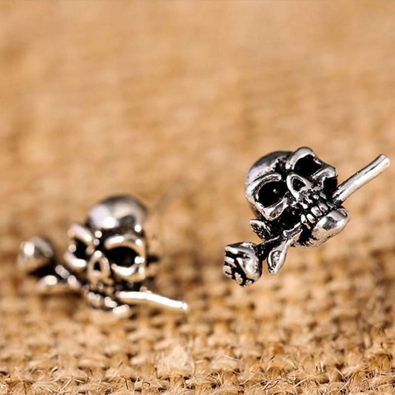 Dödskalle Örhängen Roses Are Black (Silver)