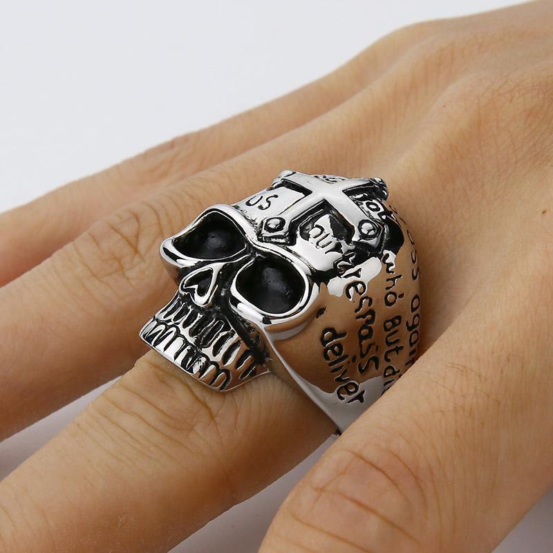 Dödskalle Stålring Kristus Kors