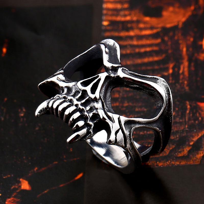 Dödskallering Gothic Vampire (Stål)