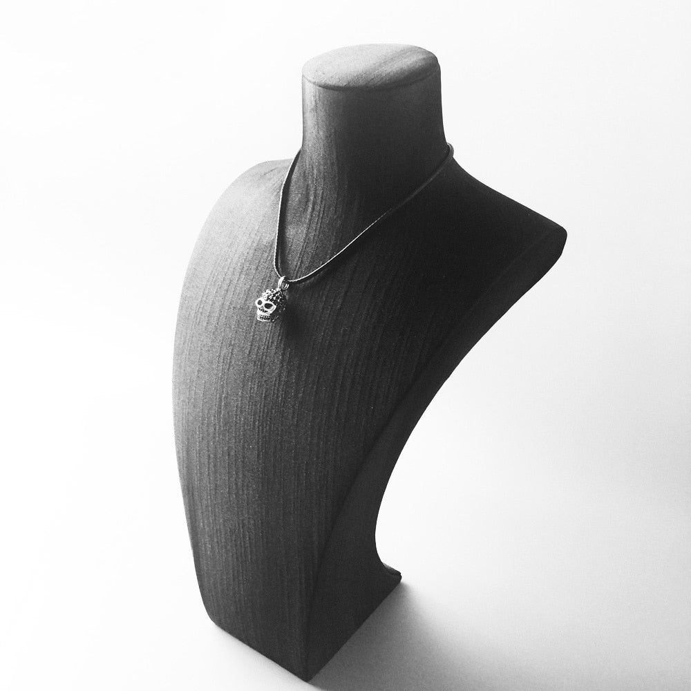 Silver Halsband Dödskalle Med Svarta Zirkoner