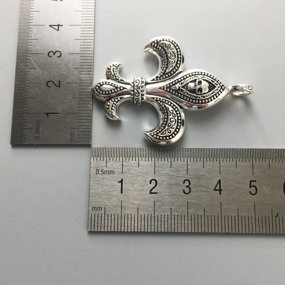 Silver Halsband Med Dödskalle Lilja