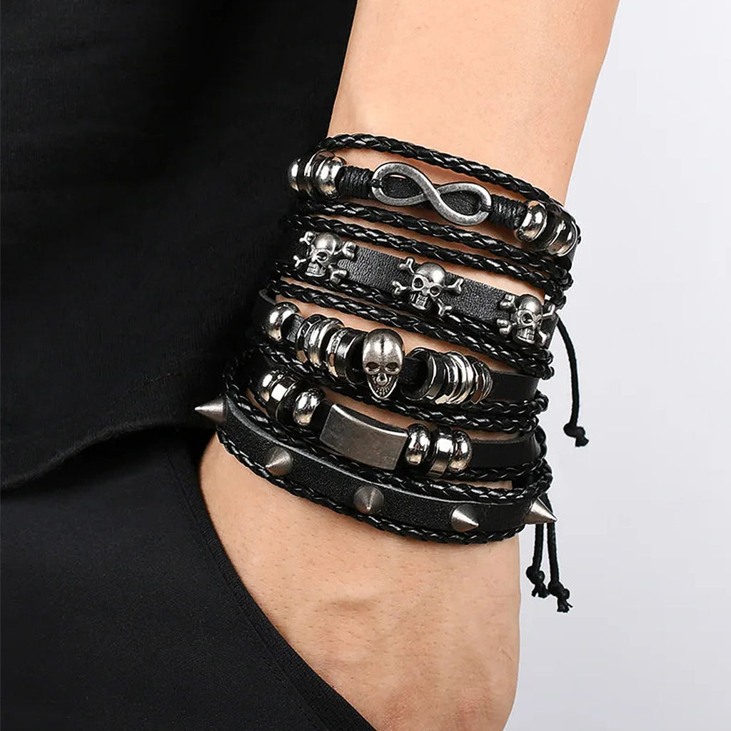  5 stycken svarta Armband i Läder med dödskallar och nitar
