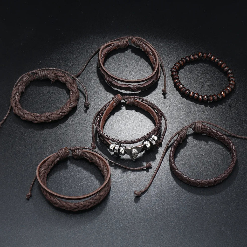 Bruna armband i läder med kranium
