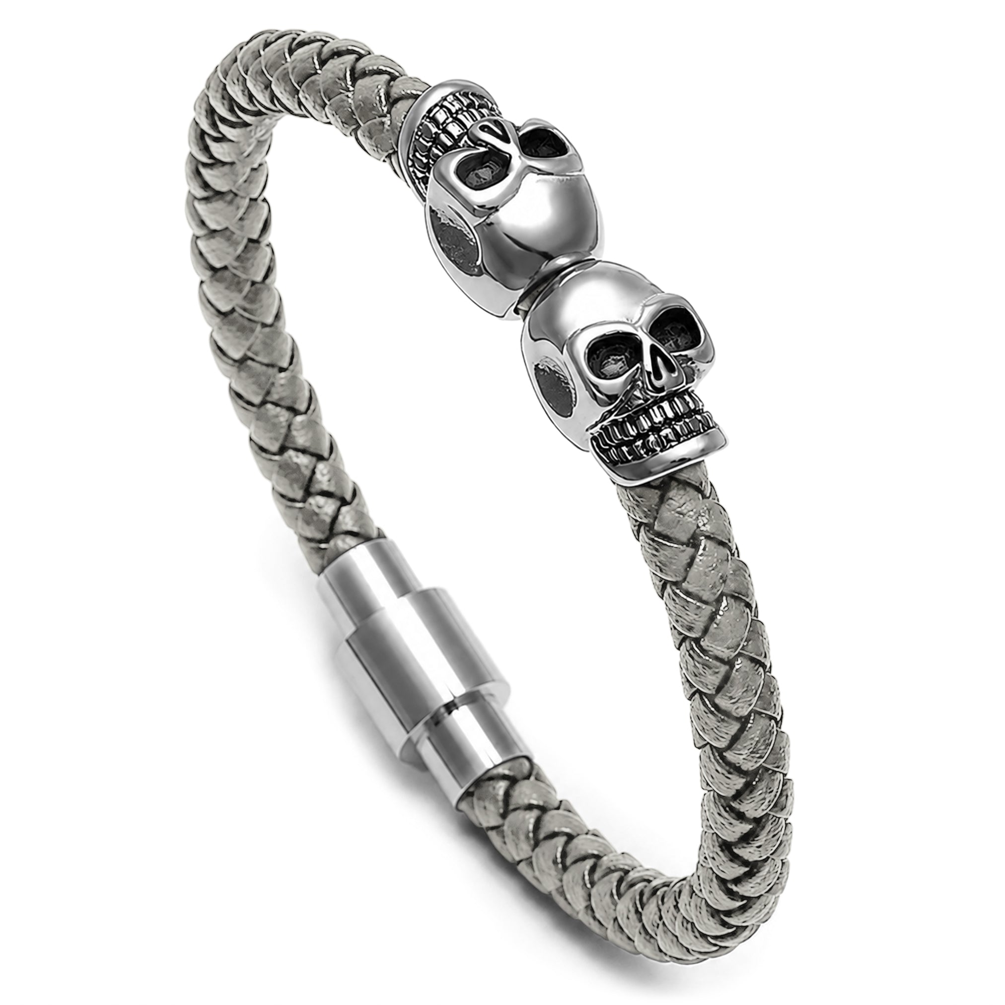 Grått läderarmband av äkta läder med två dödskallar av rostfritt stål