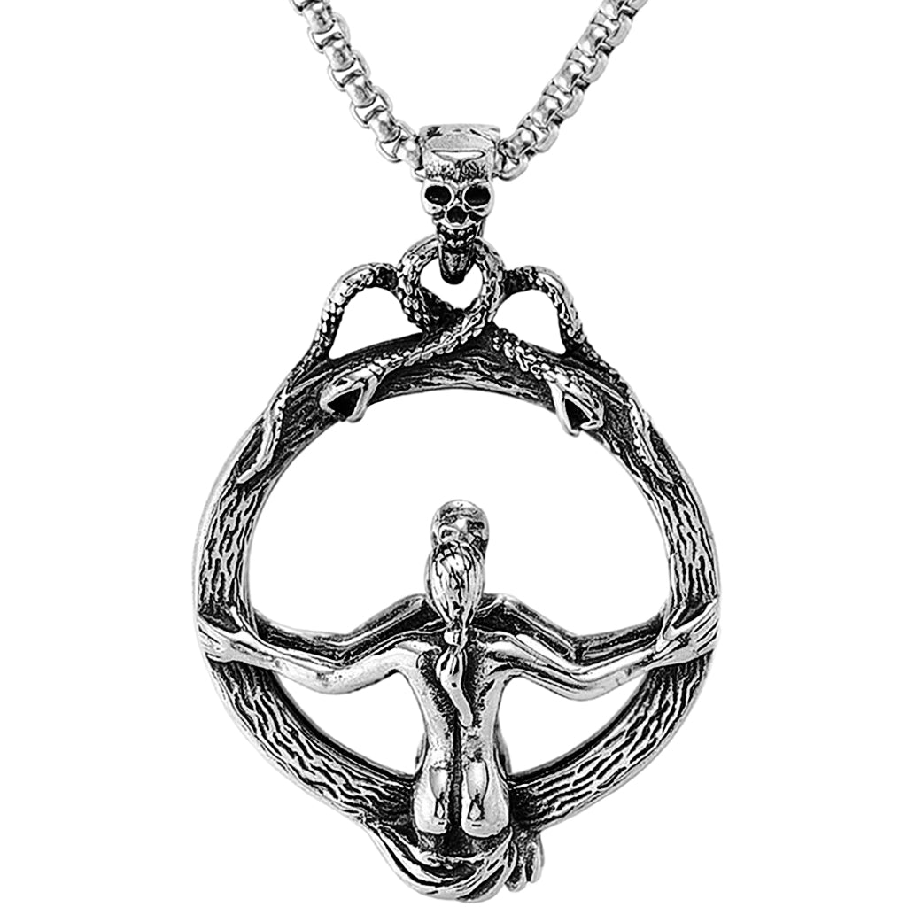 Silverfärgat halsband föreställande Medusa sittande framför en spegel med ormar